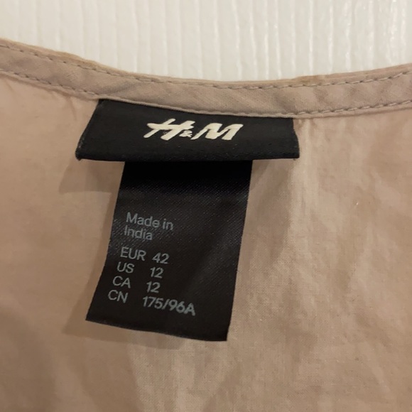 Sleeveless top - Picture 2 of 3